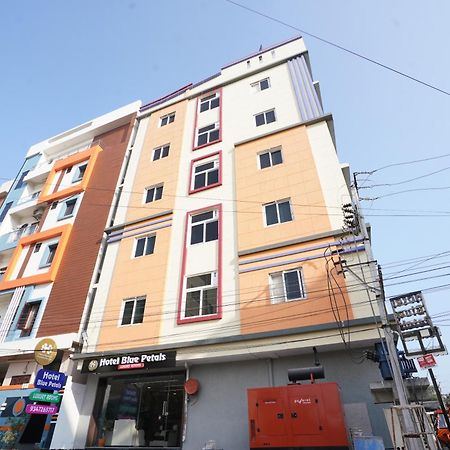 Hotel Blue Petals شمس أباد المظهر الخارجي الصورة